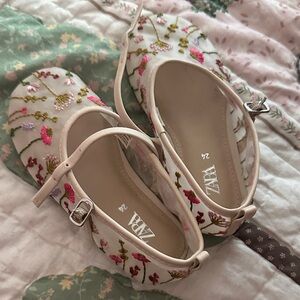 Zara Kids Cream Shoes with Pink Floral Embroidery